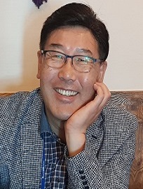 문학훈(학과장) 교수 사진